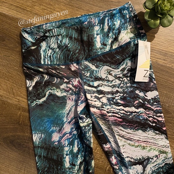 ⬇️ Z By Zella High Waisted Marble Workout Leggings - Picture 3 of 6